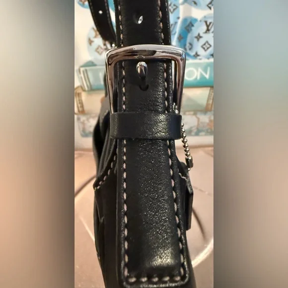 Vintage Coach Hamptons Legacy Hobo (style #7789) in smooth black leather. 🔥 - Picture 5 of 15